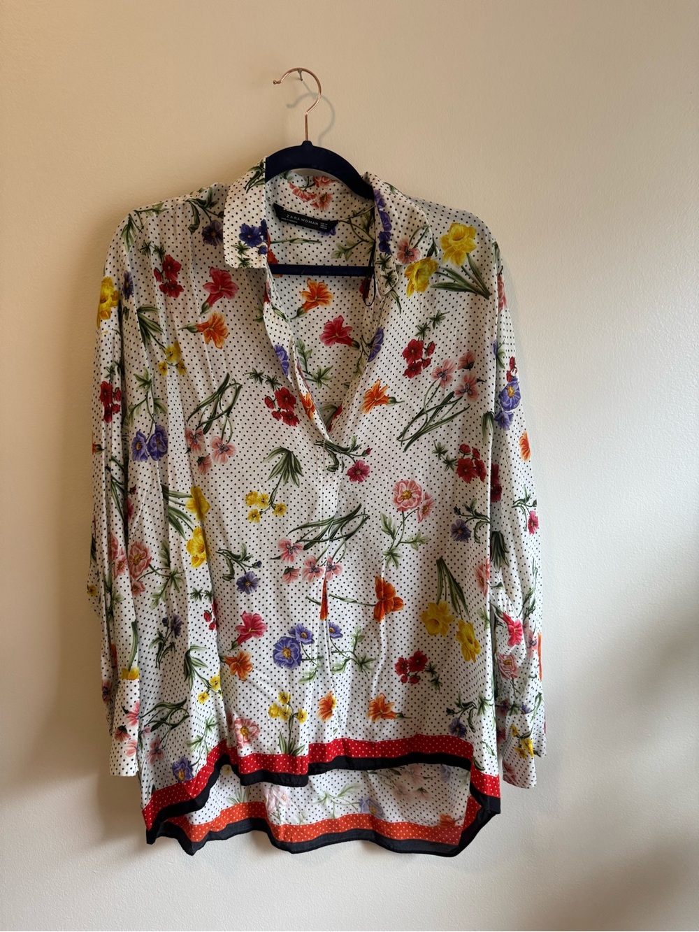Zara White Floral V-Neck Blouse with Multicolor Blooms